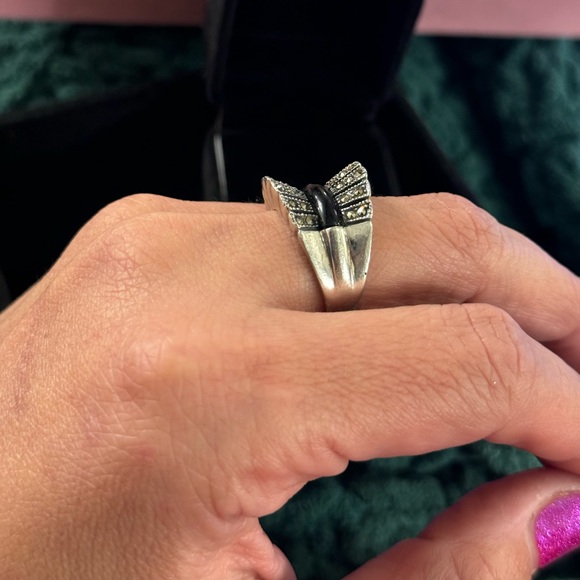 Sterling Silver Onyx & Marcasite Ring - Picture 5 of 16